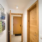 Maison *